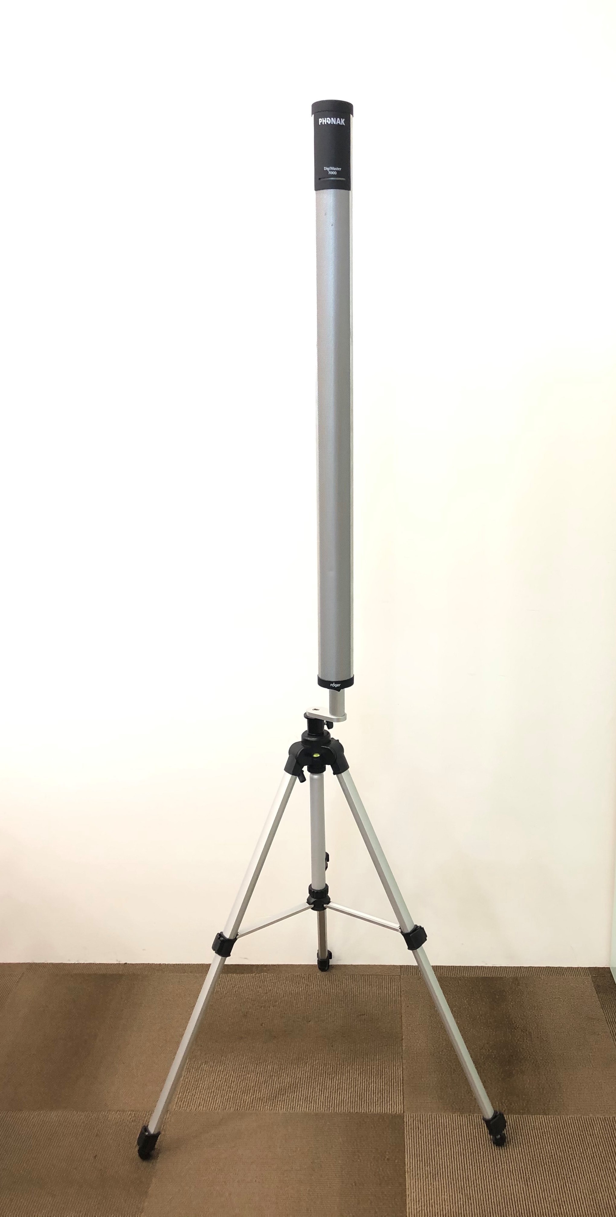 Image of the Phonak Roger DigiMaster 7000 Soundfield Speaker on Tripod Stand.
